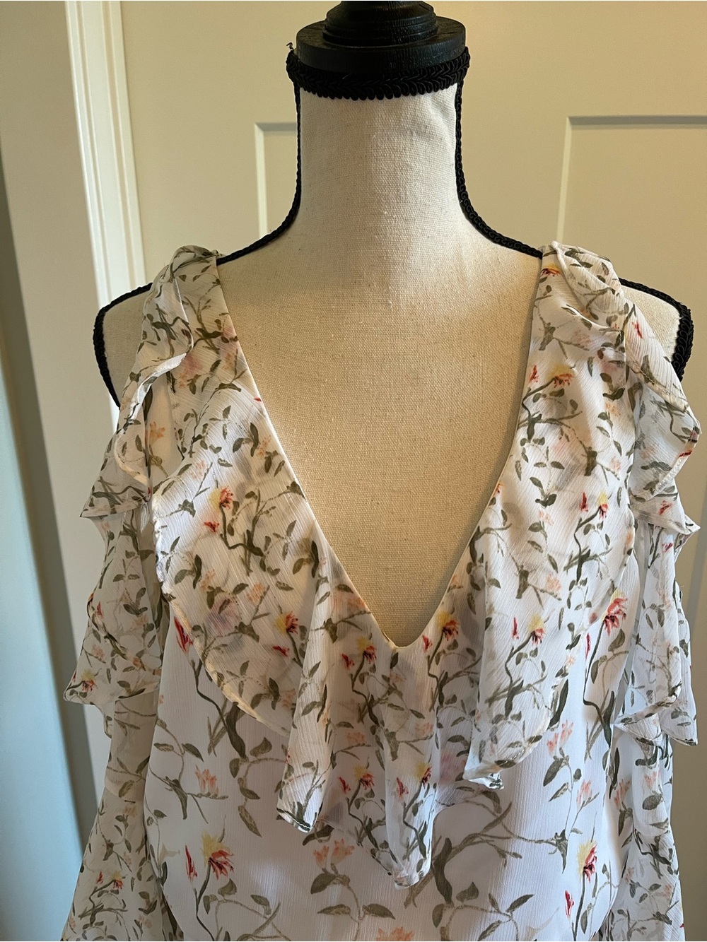 White House Black Market White Floral Ruffle V-Neck Top